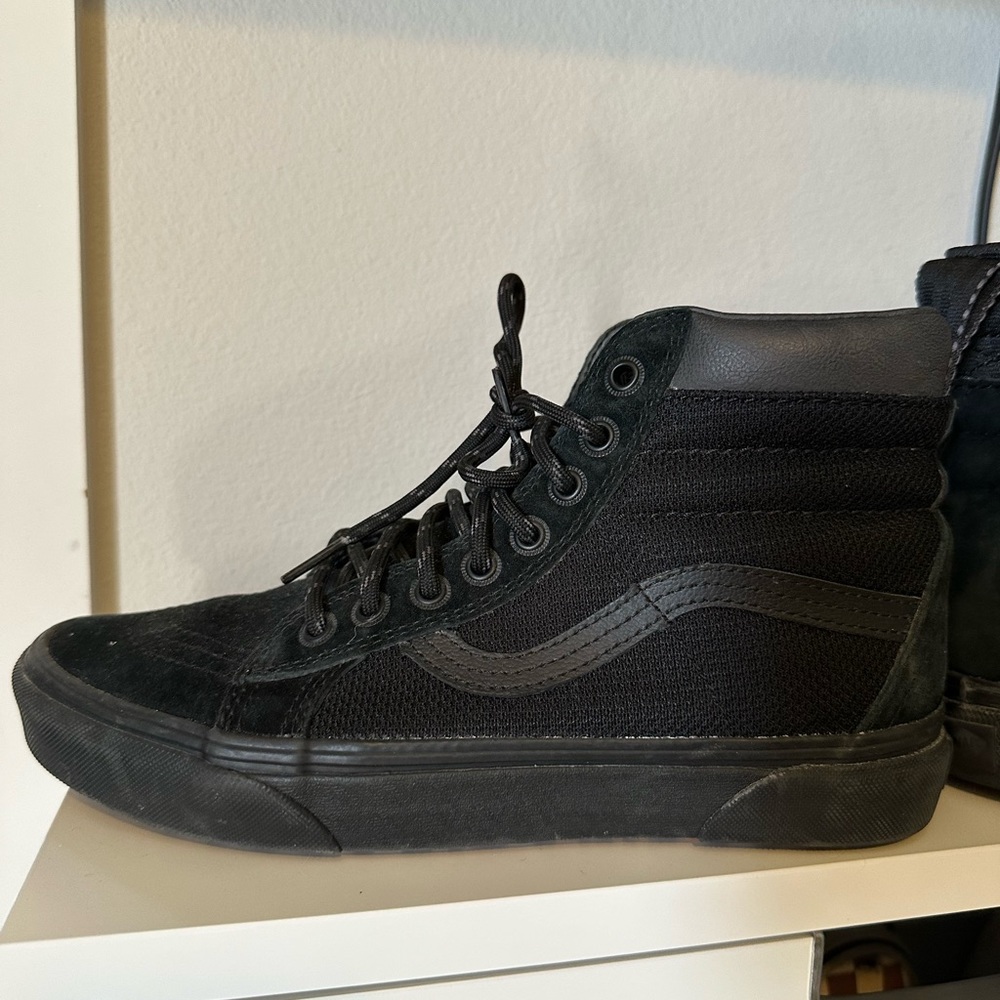 Women’s 8.5 Vans Black MTE Skate High shoes